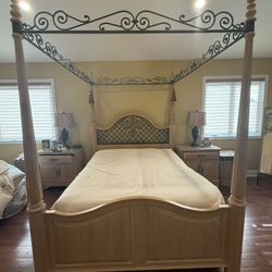 Thomasville Queen Size Bedframe