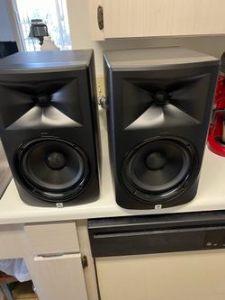 Studio speakers monitors JBL 3 Lsr 308 excellent condition
