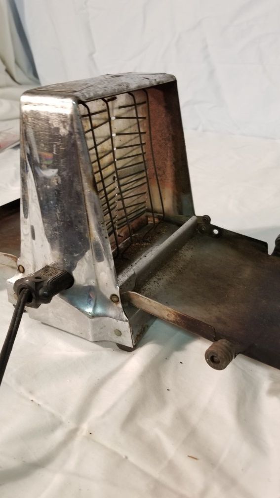 Vintage 1930's Proctor Turn-O-Matic Electric Toaster