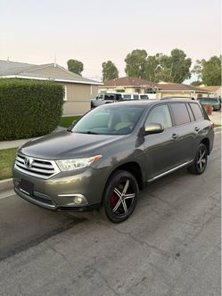 2010 Toyota Highlander LE