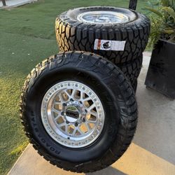 Kmc rims 35x12.50r17 American Rt tires 2500 rims Chevy rims 8 lug rims 35s llantas r17 methods