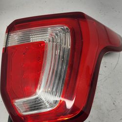 2019 Ford Explorer passenger side OEM taillight