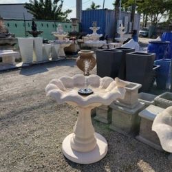 Concrete Stone Birdbath / Cement Backyard Garden Outdoor Birdbath or Fountain or Planter Pot