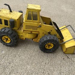 Vintage XMB-975 Mighty Tonka Diesel Front End Loader 1970's Pressed Steel Yellow