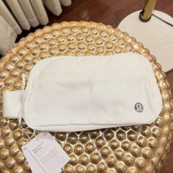 Lululemon Everywhere Belt Bag White