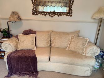 Brand new Couch and love seat - never been sat on
