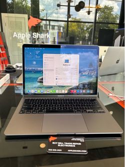 MacBook Air 13” M1 Chip 16GB Ram 256SSD! 90 Day warranty! We offer financing.