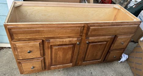 Bertch Bath Solid Walnut 60” Single Bowl Vanity