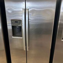 GE 36-inch side-by-side refrigerator