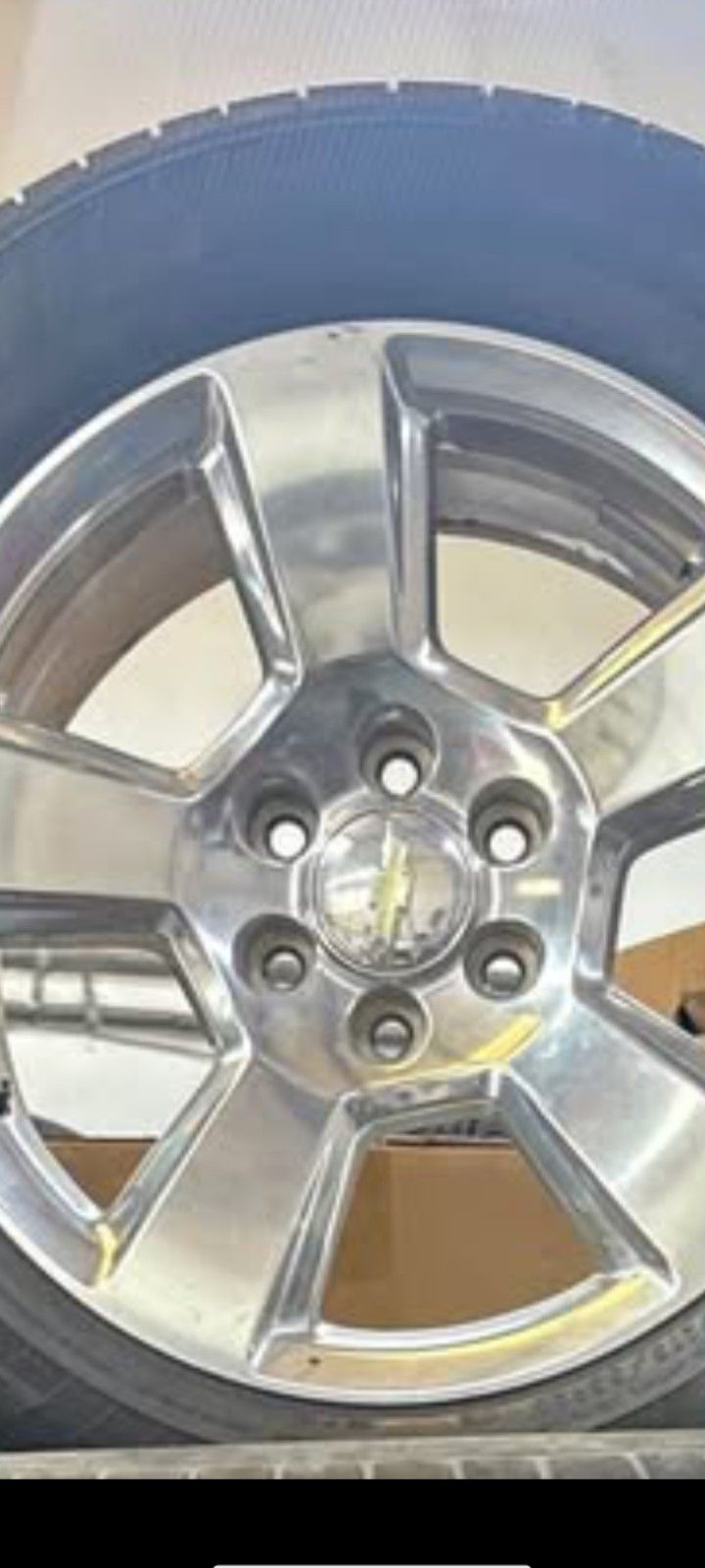 20 INCH WHEEL FOR CHEVY SILVERADO ONLY ONE 