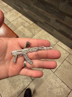 Draco pendant