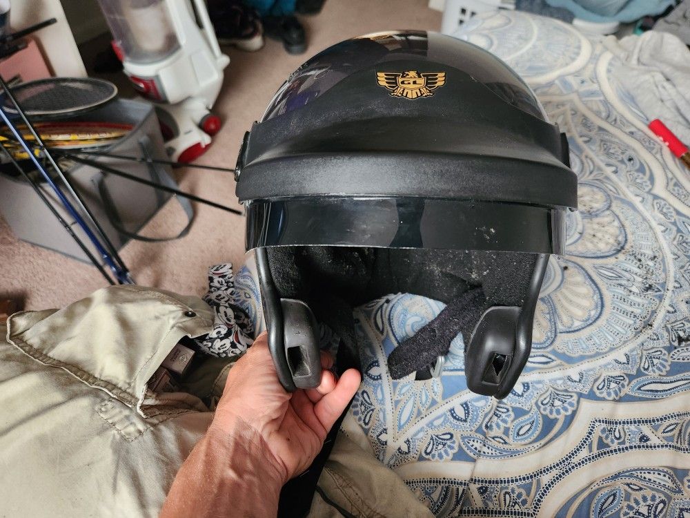 schuberth adventure helmet E2 Grey march5 Fairly new in my Color:Peacock Blue 70L and a new chinstrap