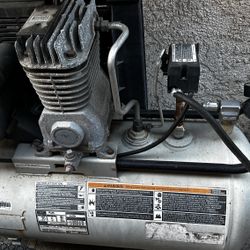 20 Gallon Air Compressor