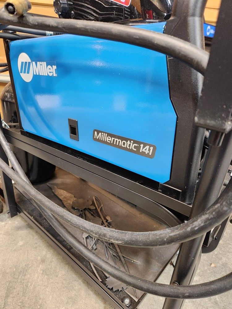 Millermatic 141 MIG Welder With Extras