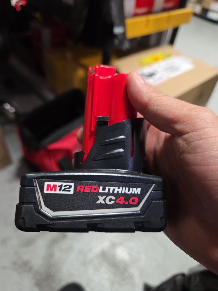 Milwaukee M12 Red Lithium-Ion Xc4.0