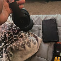 Beats And iPhone XS 