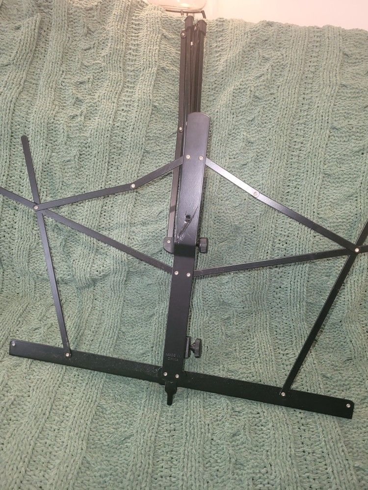 Foldable Music Stand