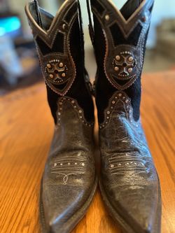 Ladies Ariat cowboy boots size 7
