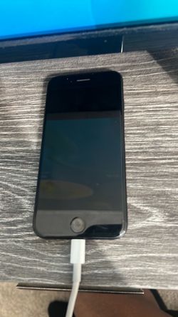 Apple iPhone 7 Black – Unlocked – Working