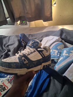 Lv shoe 90 dollars dont fit me