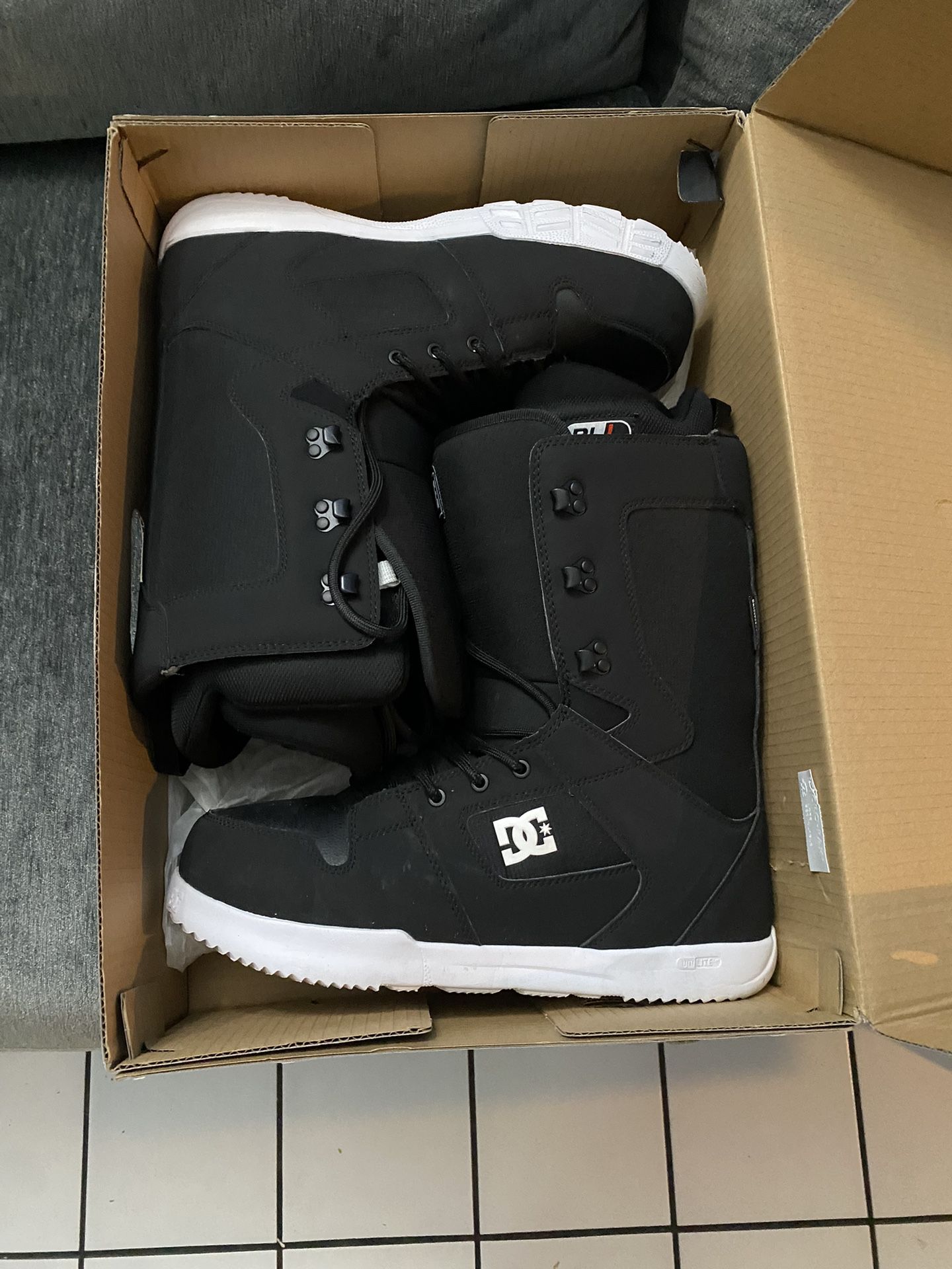 DC Snowboarding Boots