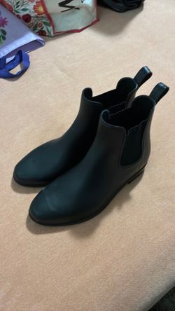 Women’s rain boots