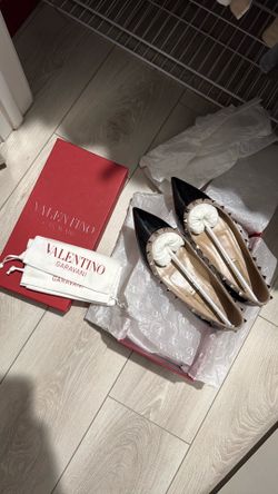 Valentino Garavani Rockstud Pointed Toe Ballet Flats - Size 38.5