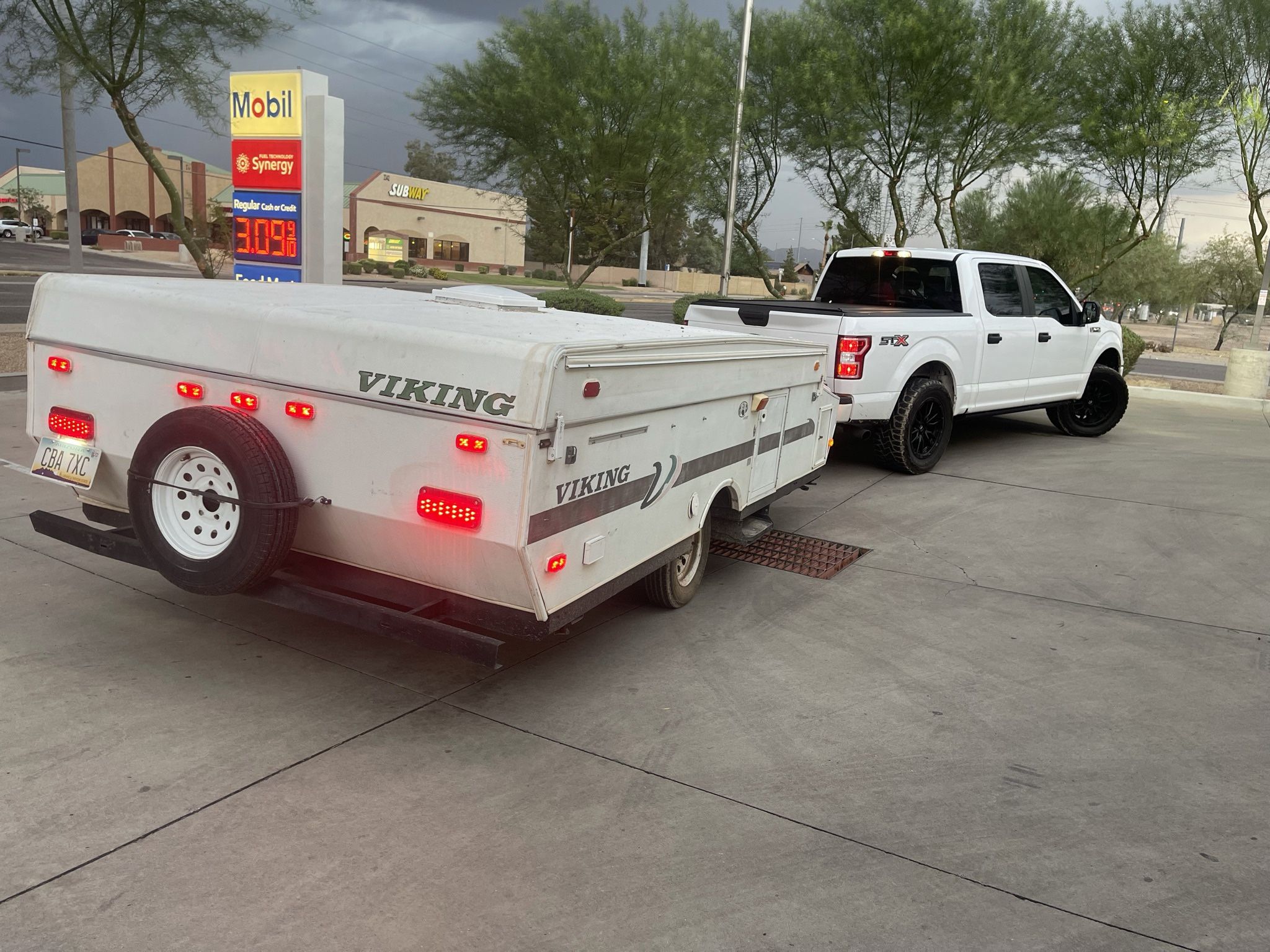 1998 Viking 2470ST