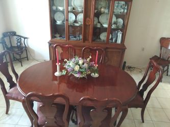 Dinning room table