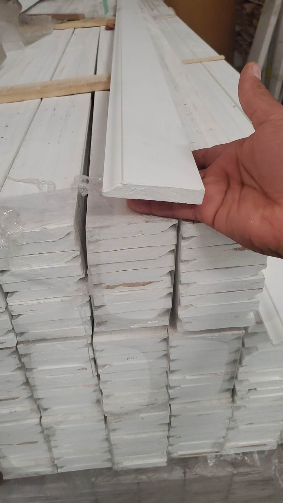 3 1/4×16ft Baseboards Mounding Solid