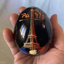 Black Lacquer PARIS Eiffel Tower Souvenir Egg
