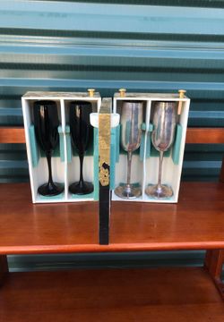 Vintage wine glasses with wooden box case