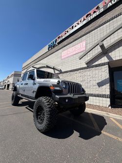 JEEP GLADITOR Wheels Tires Levwling & Lift Kits Accessories lights Side Steps Bed Covers Installations ( We Finance)