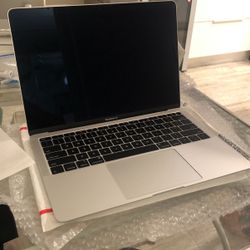 MacBook Air 2018 128gb ( Used )