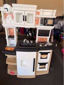 FREE KIDS KITCHEN