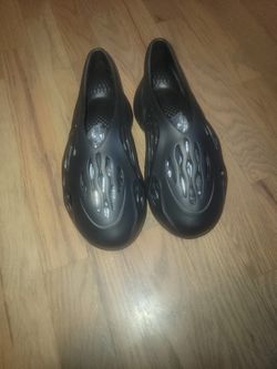 Black Yeezy Foamrunners