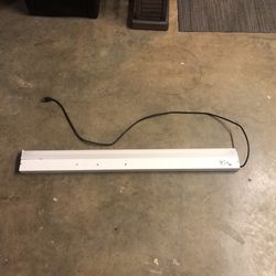 Undermounting Fluorescent Light