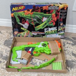 Nerf Zombie Strike Outbreaker Bow blaster 5-Dart Rotation Drum Kids Age 8+