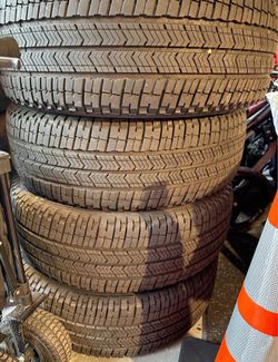 275/65/18 Michelin 📍📍 Vendo un set de llantas con 80% de vida las 4 📍🌟
