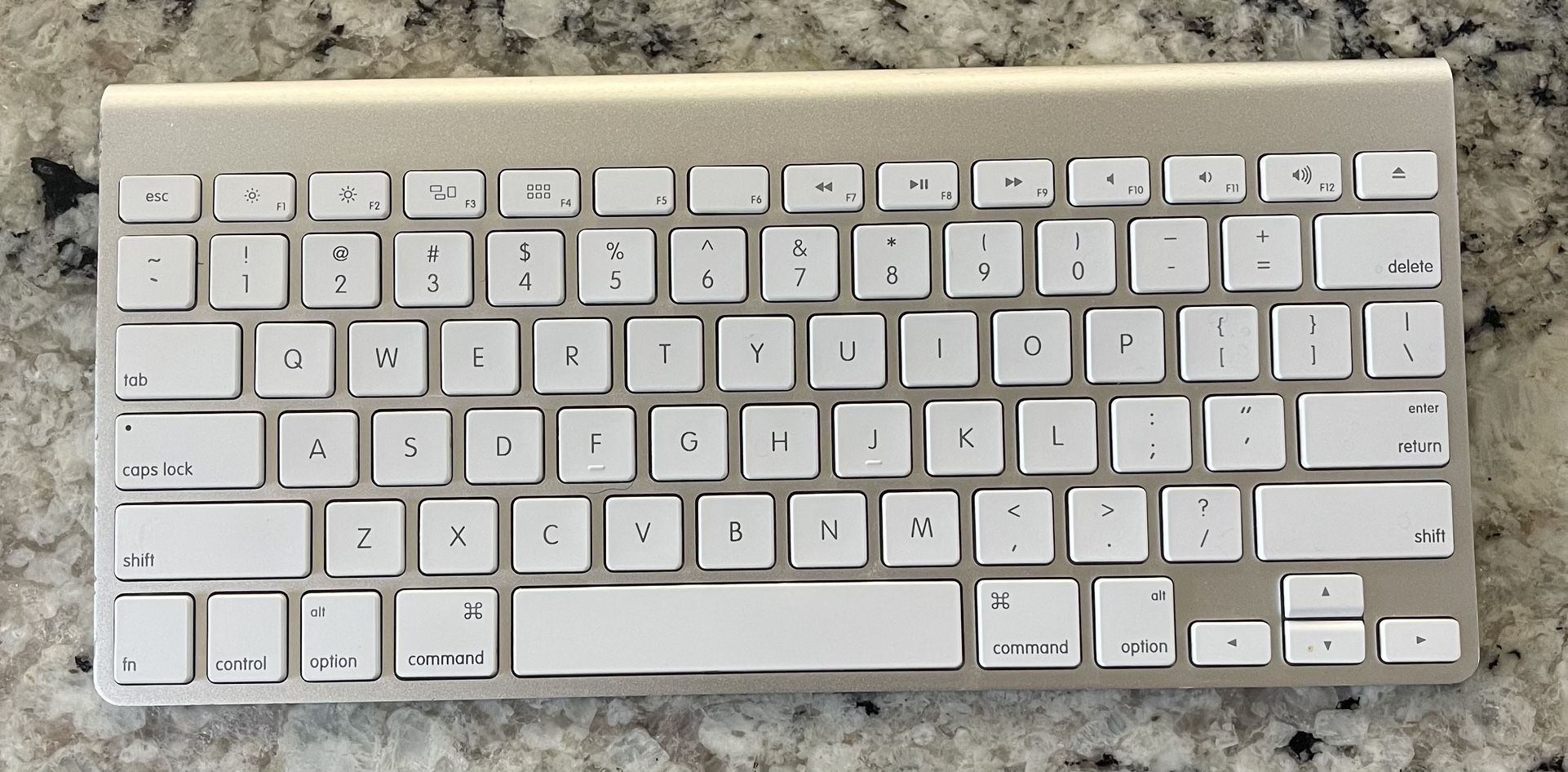Apple Wireless Keyboard | Model A1314 Rated - AA Battery operated