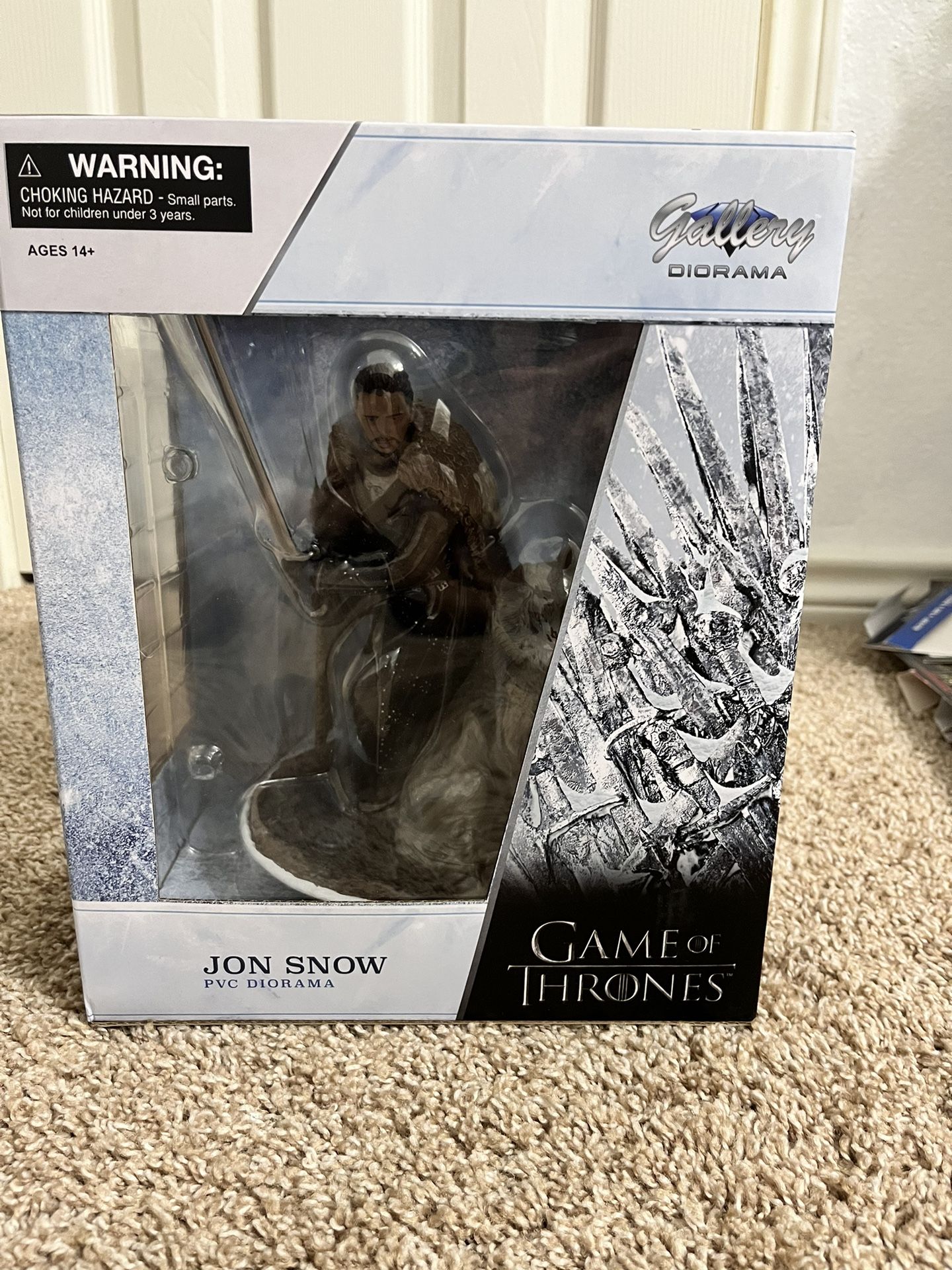 Game of Thrones Gallery Jon Snow and Ghost Statue Diorama Diamond Select