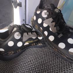 Adidas Harden vol 5  men's size 10.5 US