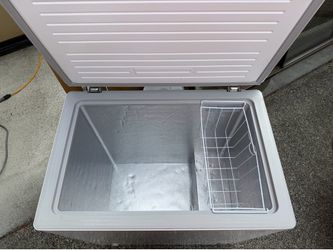 7 ft.³ chest freezer works great
