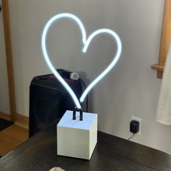 Neon heart 
