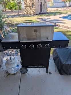 Char-Broil Performance 4-Burner Gas Grill + Tank & Cover – Like New!