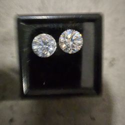 4 carat total 2carat studs..