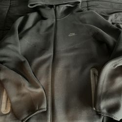 Black Nike Tech Full Zip size XL