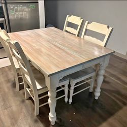 Dining Room Table & 6 Chairs 