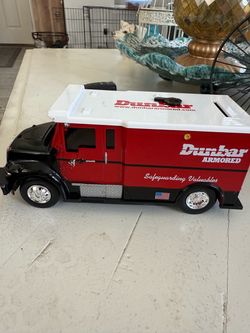 Red Collectible Dunbar Armored Coin Bank Truck Model 1999 1:32 Diecast