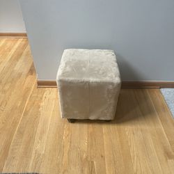 Modern & contemporary cube ottoman with wheels